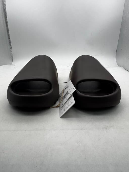 Yeezy Slide 'Soot' New With Defect
