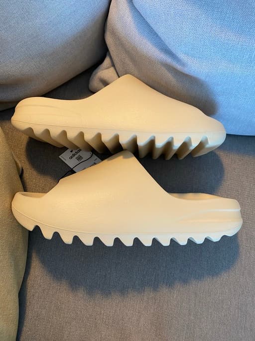 Yeezy Slide 'Bone'