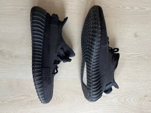 Yeezy Boost 350 V2 'Onyx'