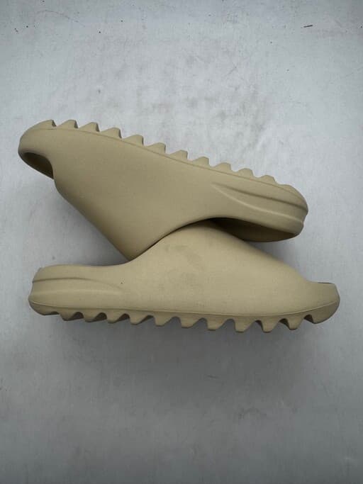 Yeezy Slide 'Bone' New With Defect