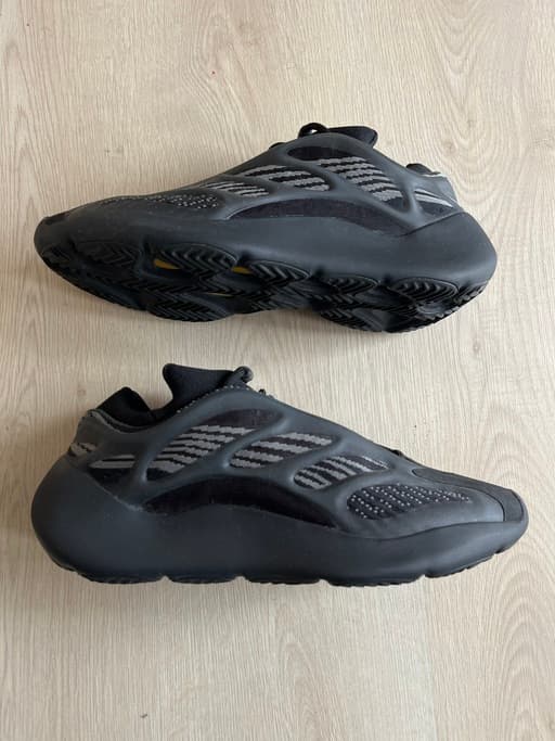Yeezy 700 V3 'Dark Glow' (2021)