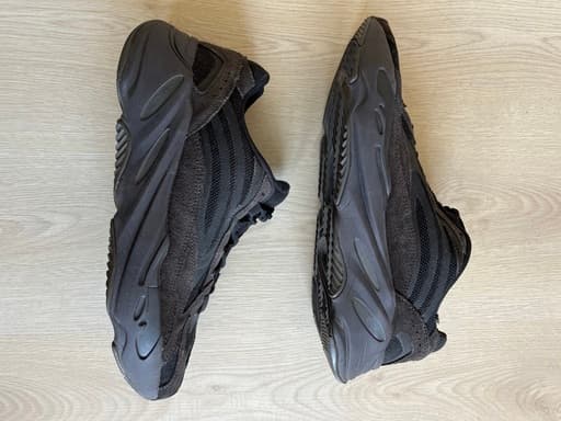 Yeezy Boost 700 V2 'Vanta' (2019)