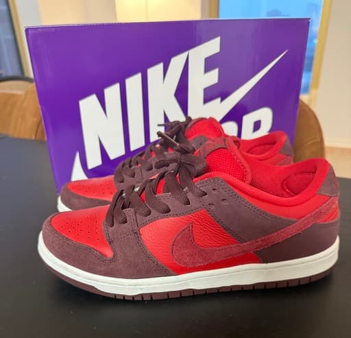 Nike SB Dunk Low 'Cherry' (2022)