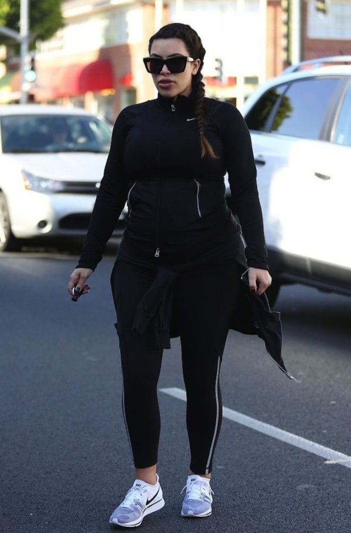 Sneakers Size: US 9 – Kardashian Kloset